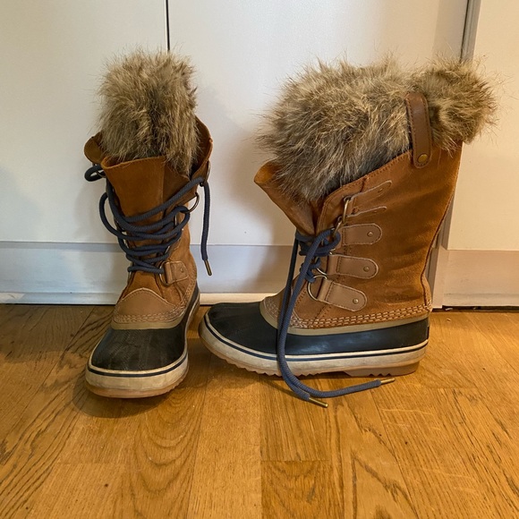 Sorel Shoes - Sorel Joan of Arctic boots (tan, size 8)